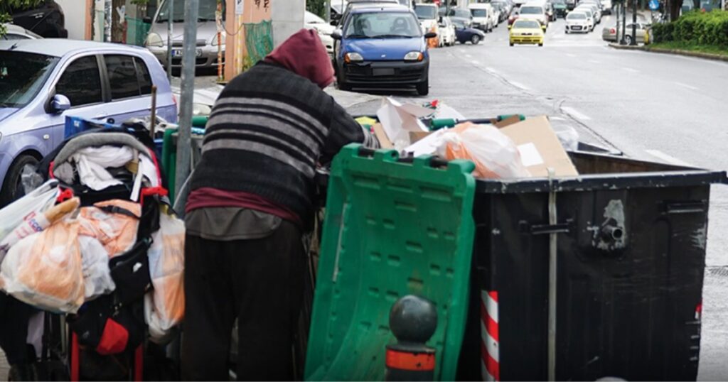 1 στους 4 Έλληνες κάτω από το όριο της φτώχειας. Το δέχεσαι;